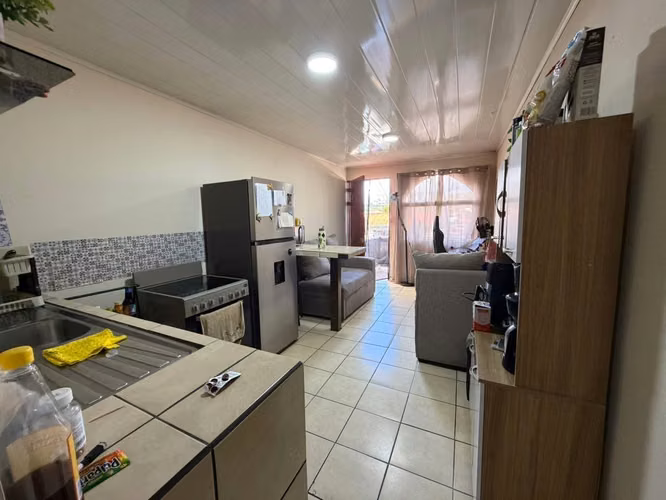 Se vende casa + 3 apartamentos en la Ladera Ulloa, Heredia