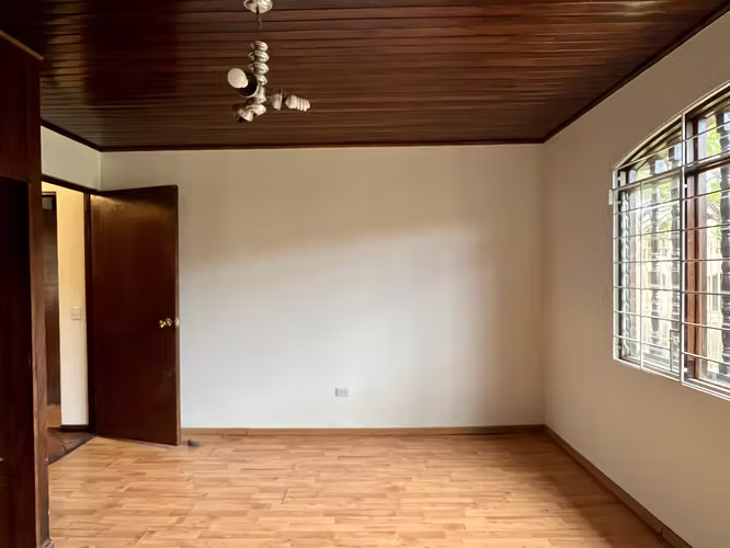Venta de casa en Urbanización Montealegre, Zapote