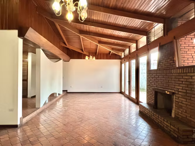 Venta de casa en Urbanización Montealegre, Zapote