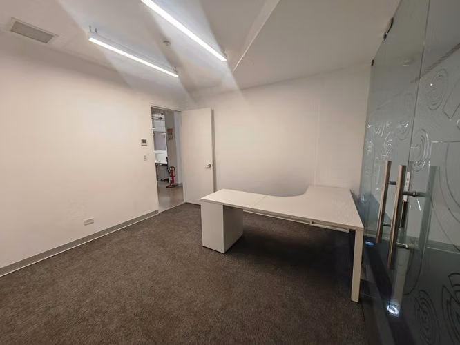 OFICINA CORPORATIVA EN ALQUILER - SANTA ANA - Imagen 10