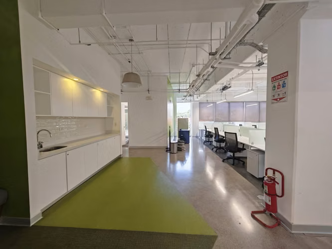 OFICINA CORPORATIVA EN ALQUILER - SANTA ANA - Imagen 4