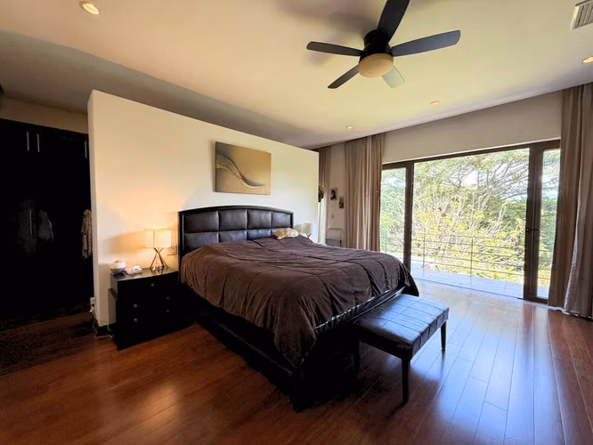 Residencia de Lujo con Piscina Privada y Fire Pit | Santa Ana | US$1.190.000