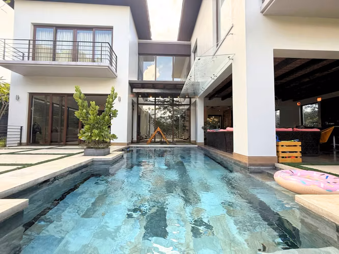 Residencia de Lujo con Piscina Privada y Fire Pit | Santa Ana | US$1.190.000