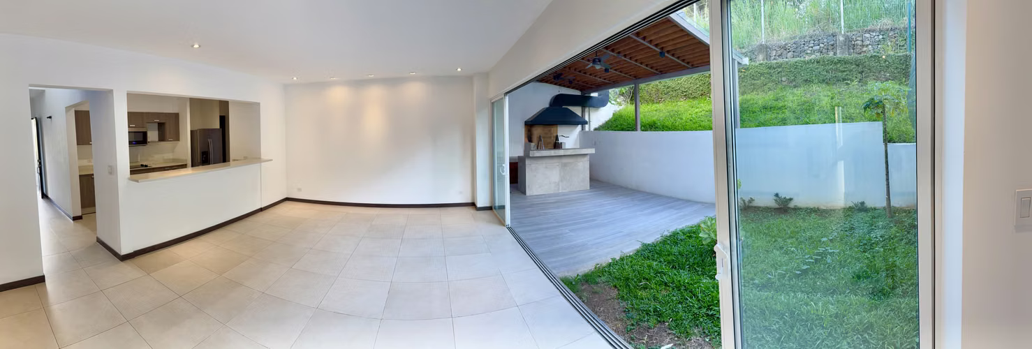 VENTA Casa Escazú Condo Vía Horizonte (ESQUINERA)