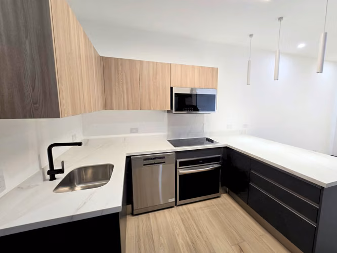 Apartamento Nuevo en Santa Ana | Jardín Privado | 1 Habitación con A/C - Imagen 2