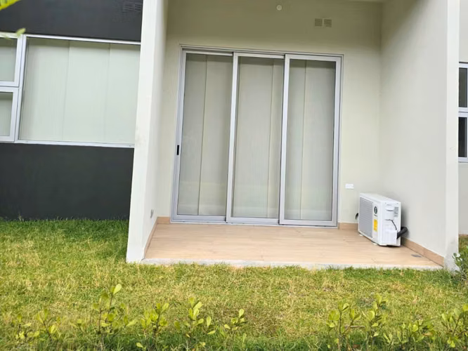 Apartamento Nuevo en Santa Ana | Jardín Privado | 1 Habitación con A/C - Imagen 17