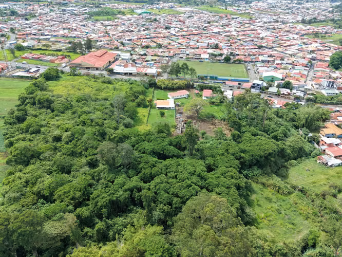 EXCLUSIVA PROPIEDAD EN VENTA EN CARTAGO 4,600 m² UBICACIÓN PRIVILEGIADA GRAN POTENCIAL DE DESARROLLO