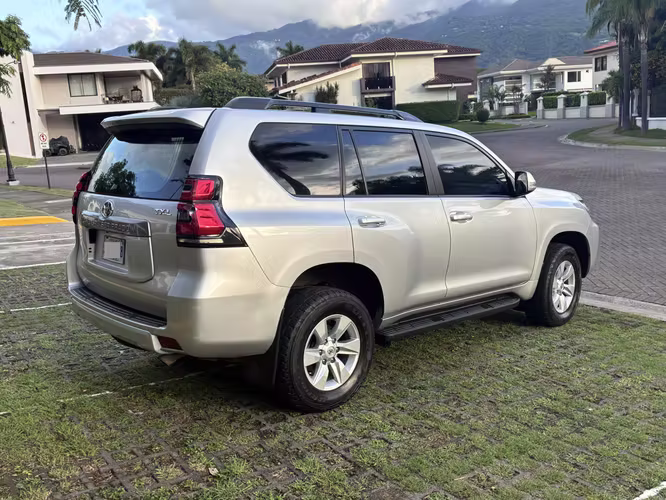 2022 Toyota Prado