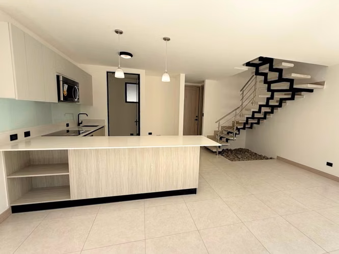 Casa en Lindora con Cancha de Pádel, Cine y Coworking | 3 Habitaciones - Imagen 4