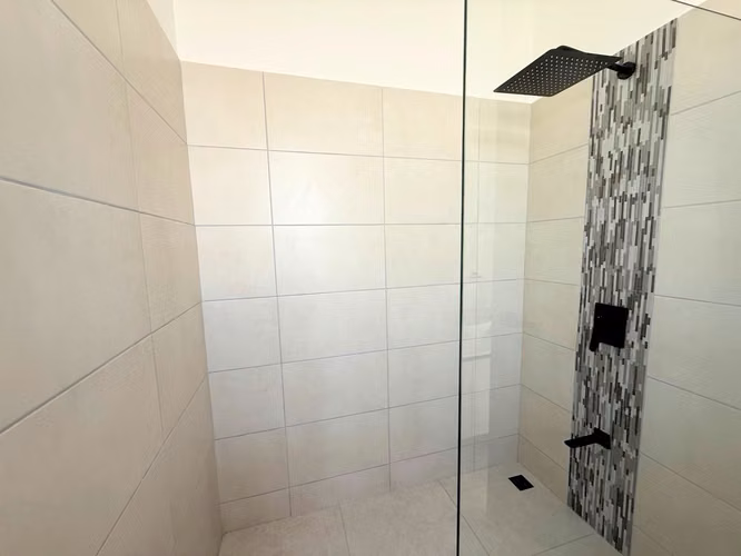 Casa en Lindora con Cancha de Pádel, Cine y Coworking | 3 Habitaciones - Imagen 13