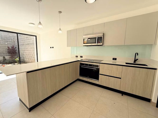 Casa en Lindora con Cancha de Pádel, Cine y Coworking | 3 Habitaciones - Imagen 2