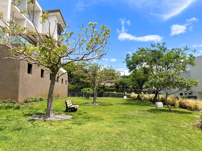 Apartamento Tipo Casa en Guachipelín | 191 m² | Venta o Alquiler