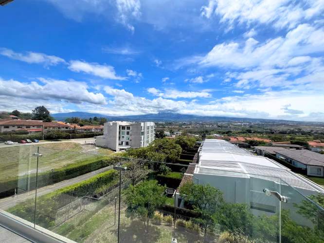 House-Style Apartment in Guachipelín | 191 m² | For Sale or Rent