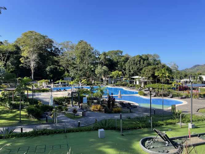 Alquiler de Casa Amueblada en Condominio Arenas