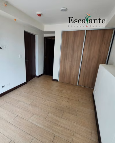 Alquiler de Apartamento Torre los Yoses