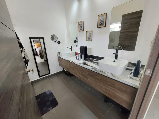 Venta casa con acabados modernos, terraza y patio Ciudad Colón