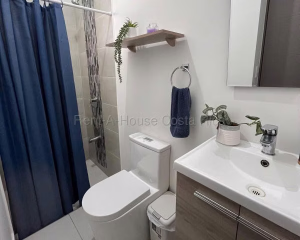 SE VENDE CASA EN CONDOMINIO SAN PABLO HEREDIA esh