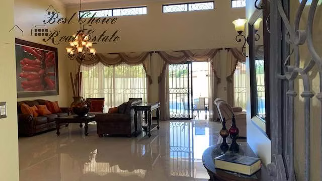Venta de Casa en Heredia Ciudad Cariari | Piscina, Jacuzzi, 4 Suites y Precio Rebajado