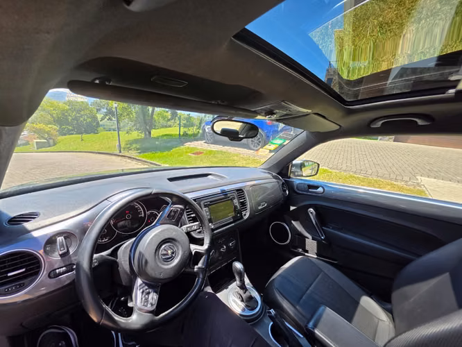 VOLKSWAGEN BEETLE 2015 SEDAN 2 PUERTAS