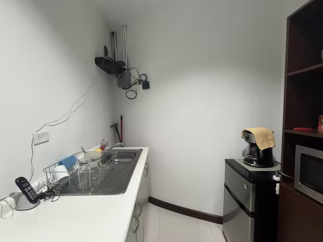 Alquiler de oficina amueblada en San Rafael de Escazú - Imagen 11