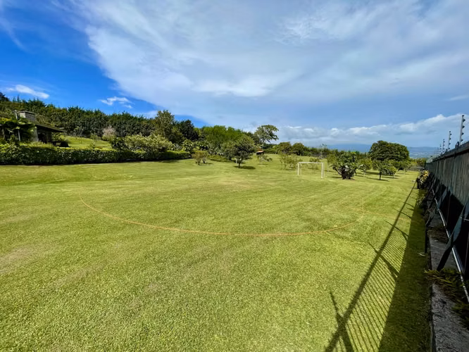 SE VENDE QUINTA rodeada de naturaleza en San Isidro de Heredia SPM - Imagen 18