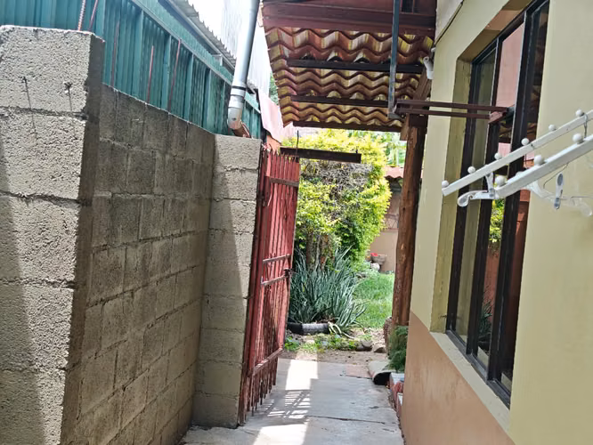 **¡Oportunidad de inversión en Santa Ana Centro!**