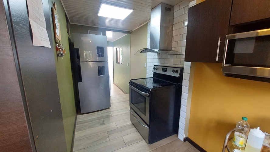 Casa en Venta en Santa Ana Centro – 1 NIVEL- Diseño Moderno y Sostenible con 5 Habitaciones