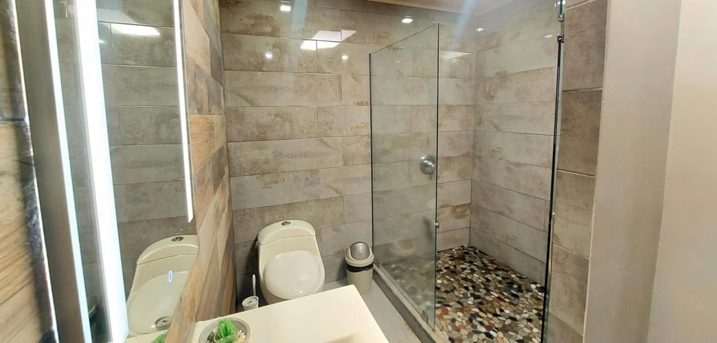 Casa en Venta en Santa Ana Centro – 1 NIVEL- Diseño Moderno y Sostenible con 5 Habitaciones