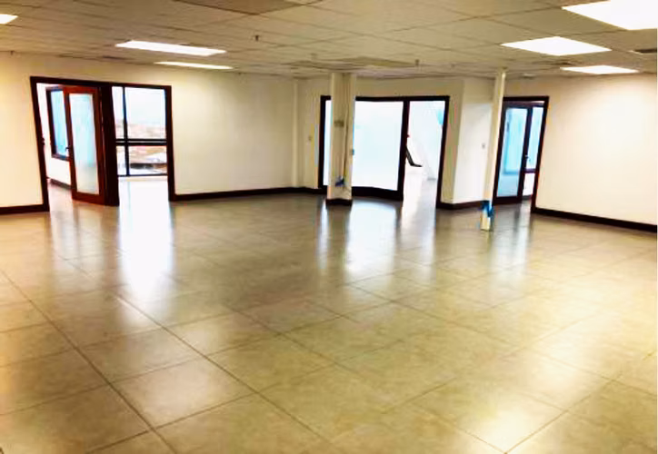 Instale su Empresa en Torre Mercedes | Excelente Ubicación.( VA TM ) - Imagen 6