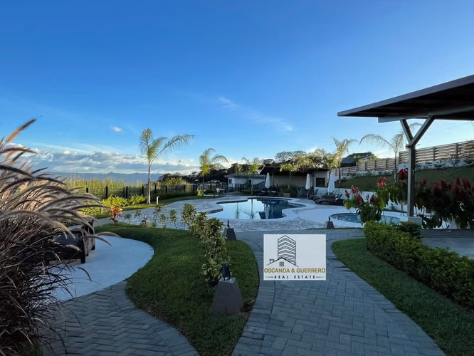 ALQUILER Casa de 3 Dormitorios en Condominio de Grecia, Alajuela