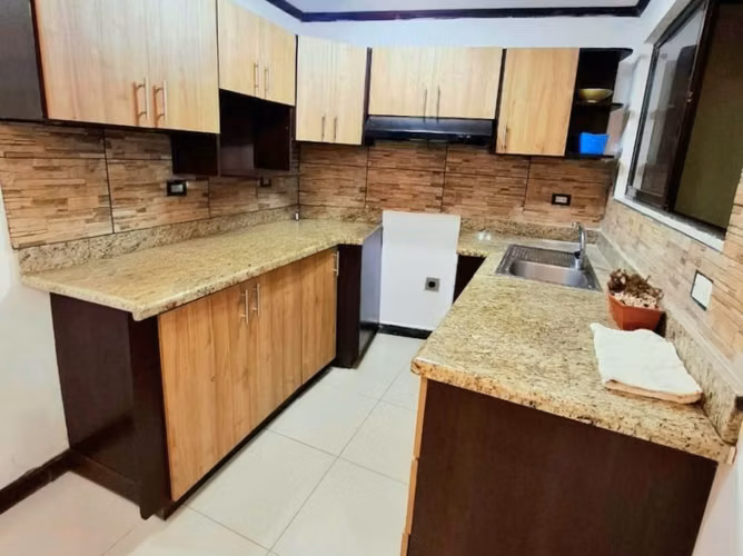 Venta de Casa en Residencial Monserrat, Concepción de Tres Ríos