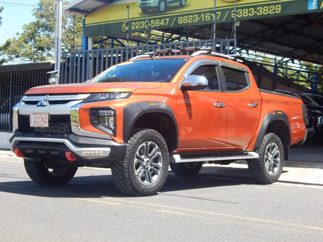 MITSUBISHI L200 SPORTERO 4X4 AUTOMATICO 2020