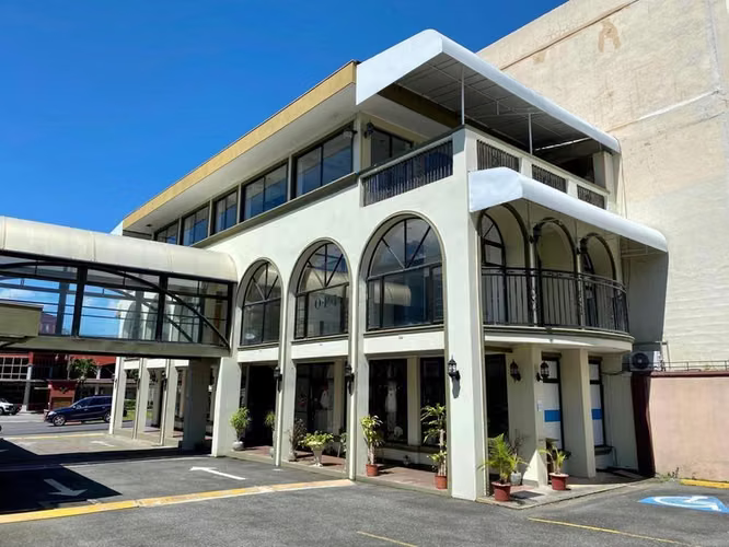 OPORTUNIDAD VENTA CENTRO COMERCIAL EN ESCAZU. MP25-1838