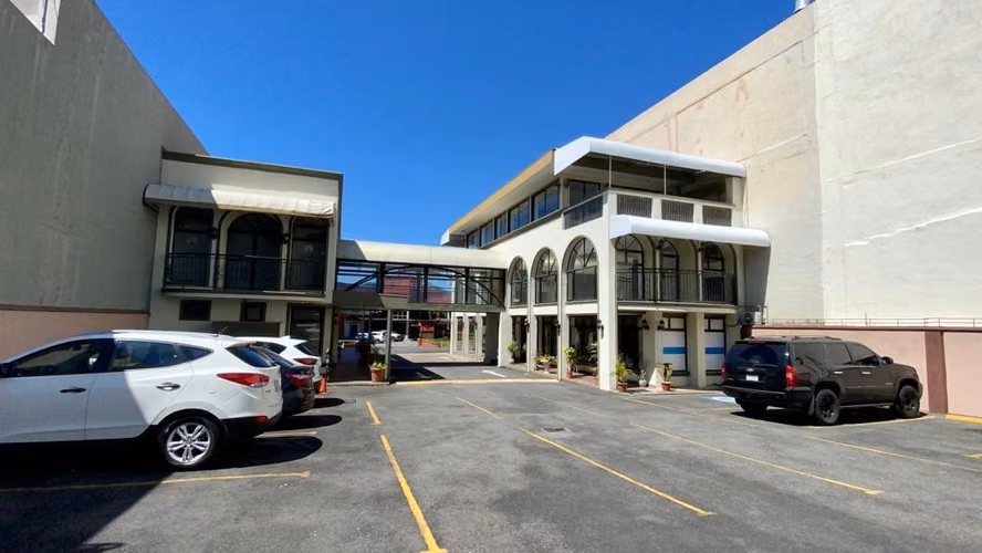 OPORTUNIDAD VENTA CENTRO COMERCIAL EN ESCAZU. MP25-1838