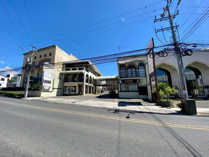 OPORTUNIDAD VENTA CENTRO COMERCIAL EN ESCAZU. MP25-1838