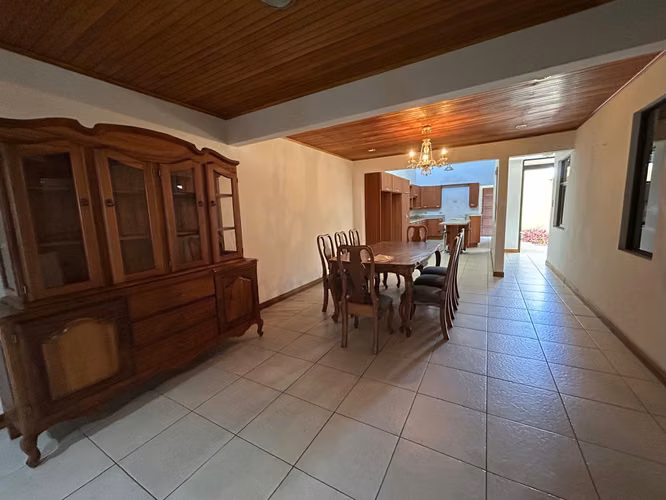 VENTA CASA DE UNA PLANTA - ROHRMOSER - SAN JOSE