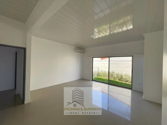 ALQUILER Casa de 3 dormitorios en Condominio de Grecia, Alajuela