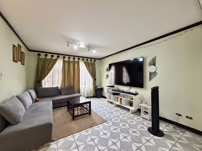  Casa en Venta en Guachipelín, Escazú. - Imagen 2