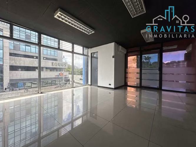 Office for rent in San Pedro | 53 m² | 1 parking space and security | F 278