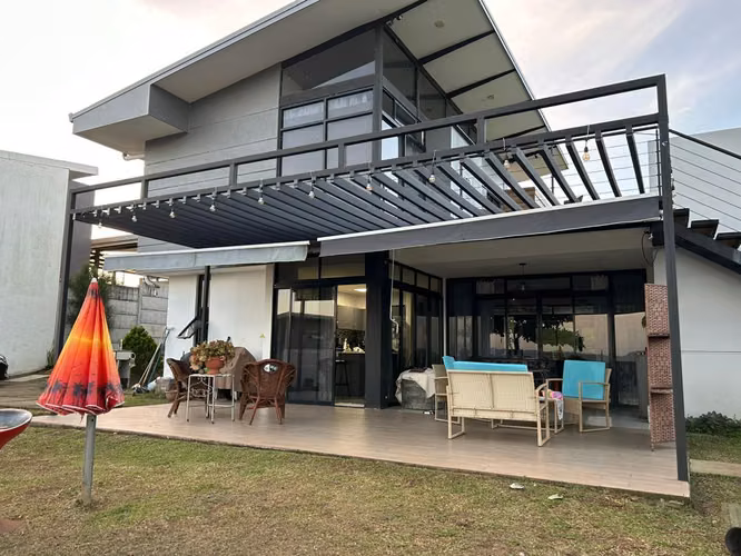 Casa de 3 habitaciones estilo moderno con hermosas vistas en Naranjo