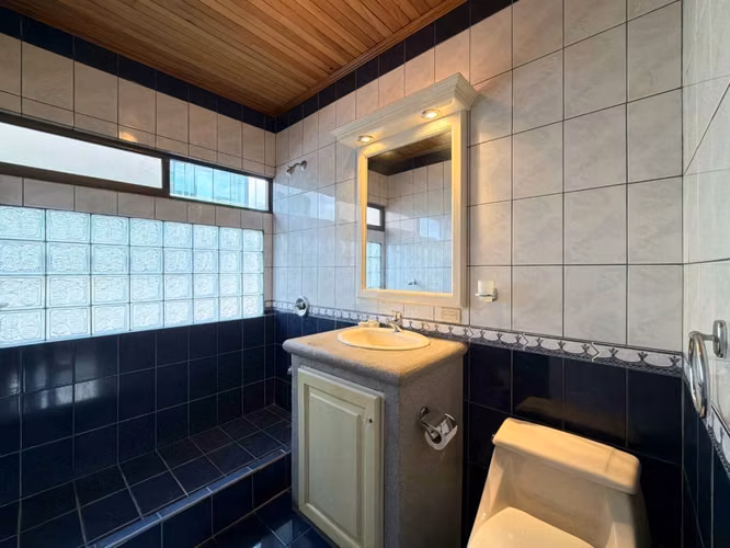Venta de casa independiente en Tibás