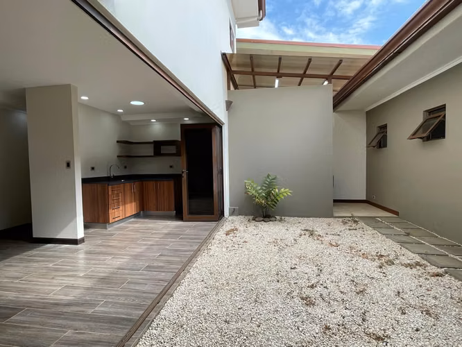 Alquiler de Casa en Condominio en Grecia - Imagen 3