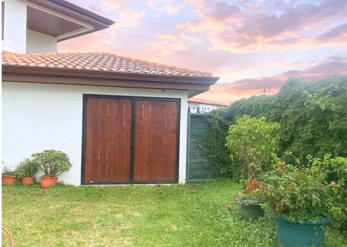 Venta de Casa en Condominio – Los Ángeles de Santo Domingo, Heredia