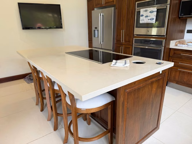 Venta de Exclusiva Casa con Amplio Terreno – Los Ángeles, San Rafael de Heredia