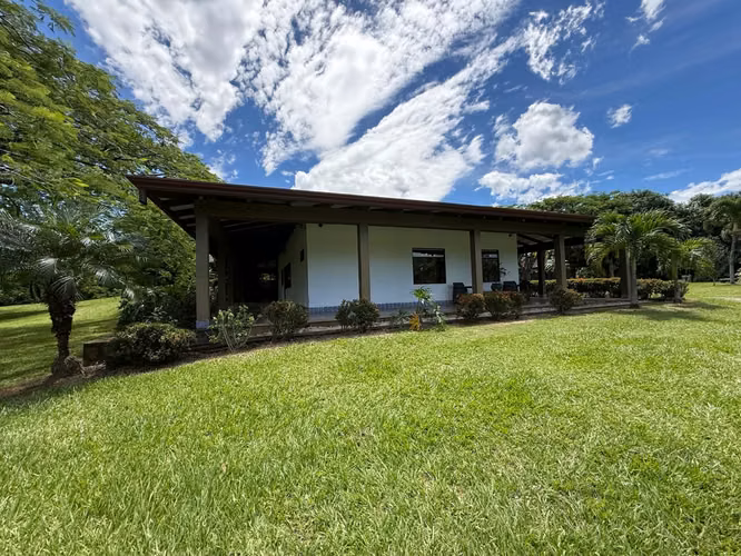 EN VENTA HERMOSA QUINTA CON AMPLIO TERRENO - LA GARITA DE ALAJUELA . - Imagen 7