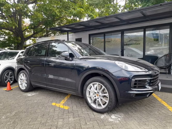 PORSCHE CAYENNE