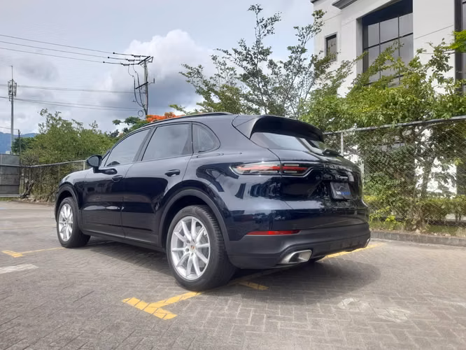 PORSCHE CAYENNE