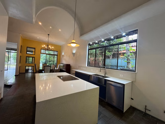 Venta de casa en Valle del Sol.