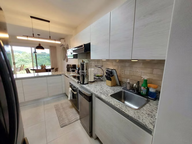 Venta de Casa con amplio patio en Ciudad Colón