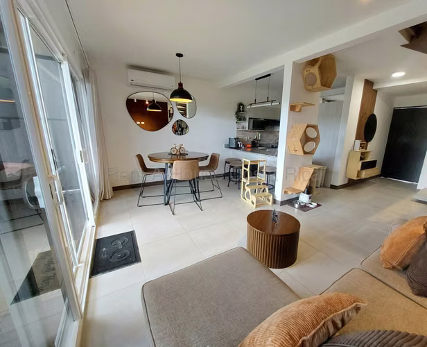 Venta de Casa con amplio patio en Ciudad Colón